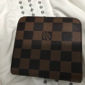 compact wallet; louis vuitton
